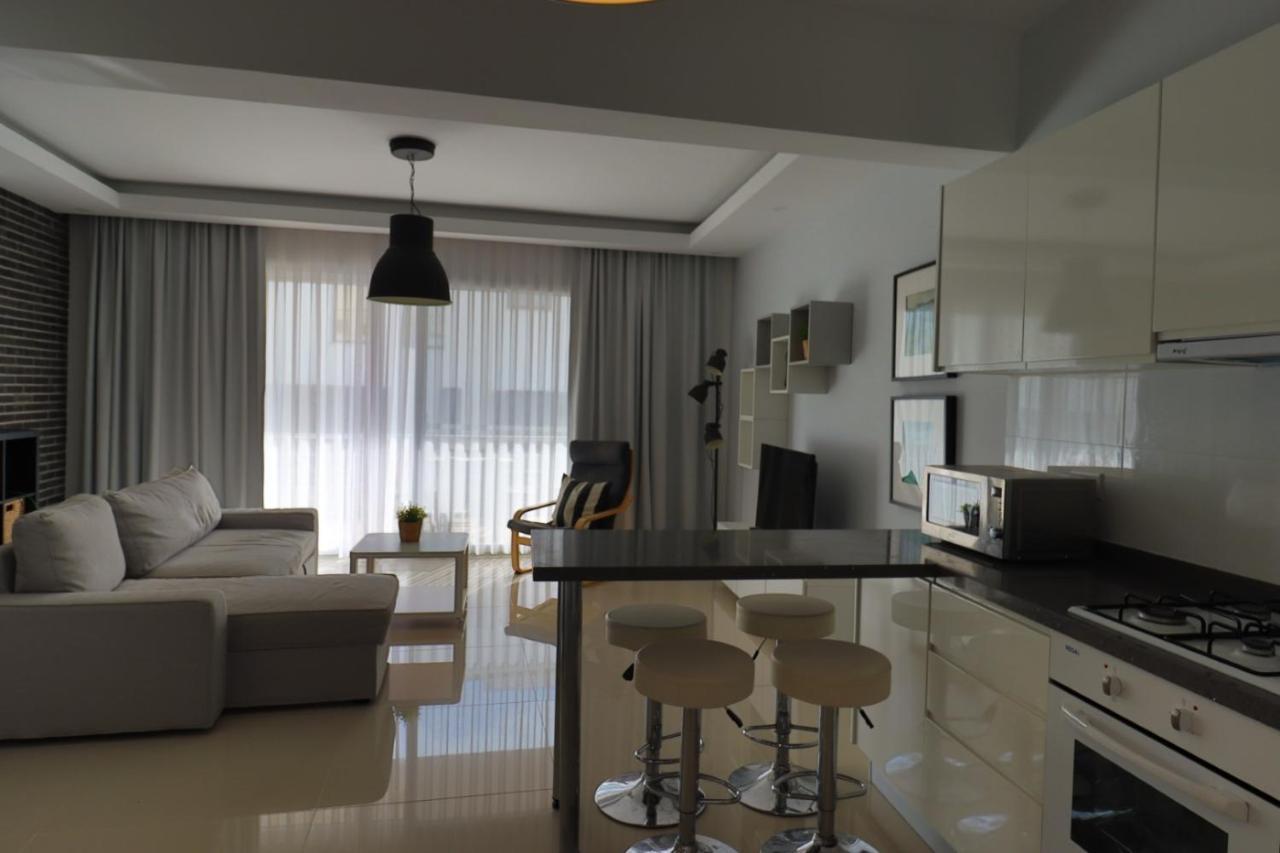 Caesar Beach Villas And Apartments Gastria Exteriör bild